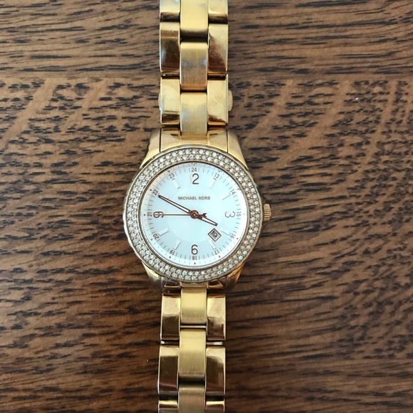 Michael Kors Rose Gold Watch - Picture 2 of 4